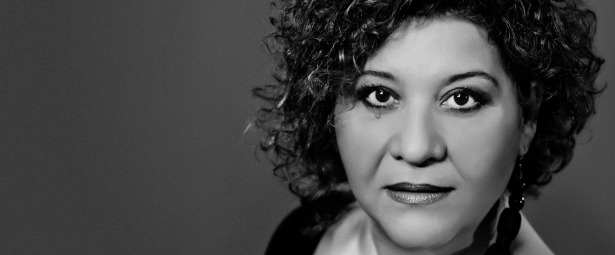 Η Γιώτα Νέγκα από 10/12 και κάθε Δευτέρα βράδυ στη «Χελώνα»