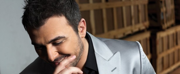 Ο Αντώνης Ρέμος «χτύπησε» τατουάζ μπροστά στην κάμερα!