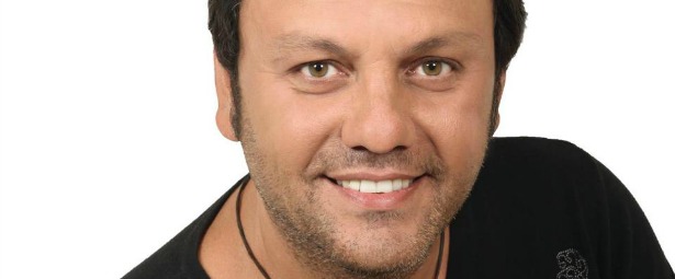 Ακούστε το νέο τραγούδι του Στάθη Αγγελόπουλου-”Ενοικιάζεται”.