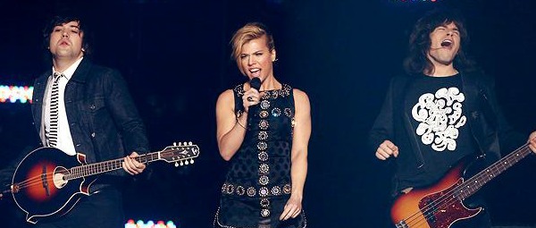 Οι The Band Perry παρουσίασαν παλιές και νέες επιτυχίες τους στο “Live on Letterman”