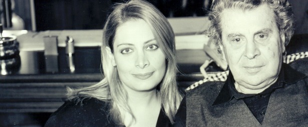 Αλέξια: «Μέσα από την γνωριμία μου με τον Μίκη, γνώρισα την πραγματική Ελλάδα, την Μουσική…» | Φωτογραφία