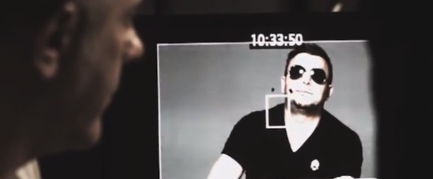 Δες πώς γυρίστηκε το νέο video clip του Βασίλη Καρρά!