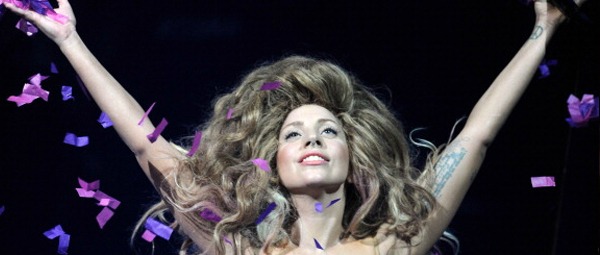 Lady Gaga| Δείτε την να παρουσιάζει live μερικά από τα νέα της τραγούδια στο iTunes Festival