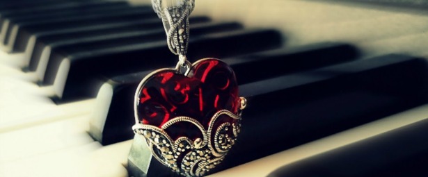 “Λόγια Αγάπης” | Γνωρίστε την Γιάννα Βασιλείου μέσα από το πρώτο της video clip