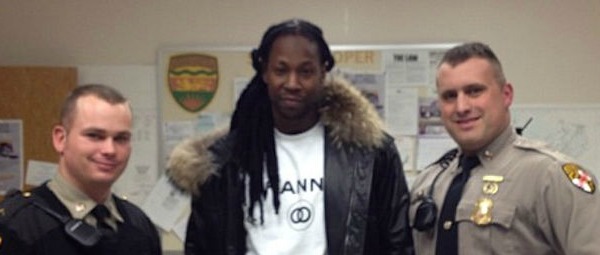 Ναρκωτικά και όπλα βρέθηκαν στο λεωφορείο της περιοδείας του 2 Chainz