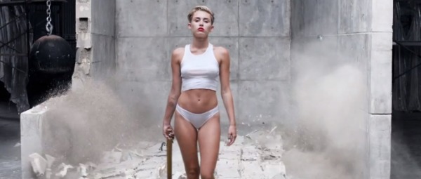 Miley Cyrus | Δείτε το καινούριο video clip της “Wrecking Ball” + την tracklist του album της “Bangerz”