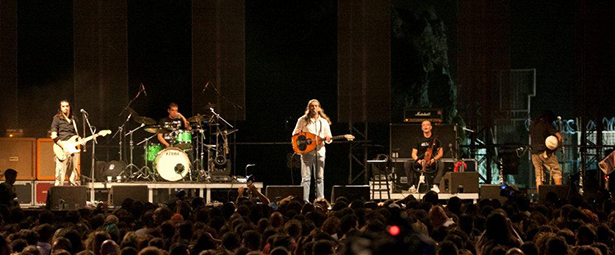 Sold out, ο Γιάννης Χαρούλης στον Λυκαβηττό