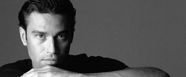 Τιμητική πλάκα προς τιμήν του Μάριου Φραγκούλη στην Πλατεία Διασήμων στην Κύπρο!