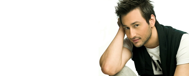 Καλλίδης-Μάρκογλου: Αγκαλιά με το νεογέννητο γιο τους