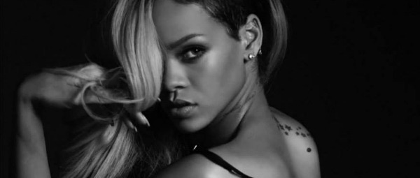 Δείτε τα παρασκήνια από τη φωτογράφιση της Rihanna για το άρωμα της Rogue