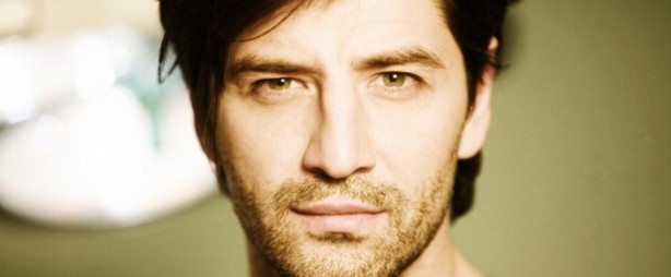 Η αποθέωση του Σάκη Ρουβά στη Λεμεσό! (video)