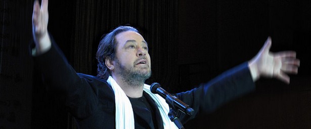 Sold out η παράσταση «O Δικός μου Βασίλης Τσιτσάνης» του Γιάννη Πάριου