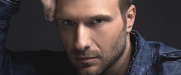 Γιάννης Πλούταρχος| Συμμετείχε αφιλοκερδώς στην συναυλία αλληλεγγύης του Δήμου Νίκαιας