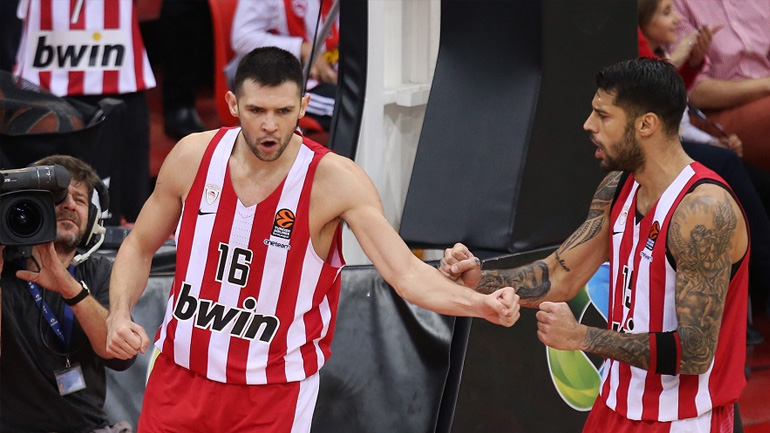 Η επιστολή των παικτών του Ολυμπιακού στην ΕΟΚ για τον Πιτίνο