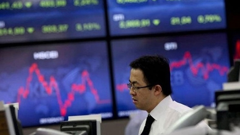 «Βουτιά» στο άνοιγμα για τον Nikkei