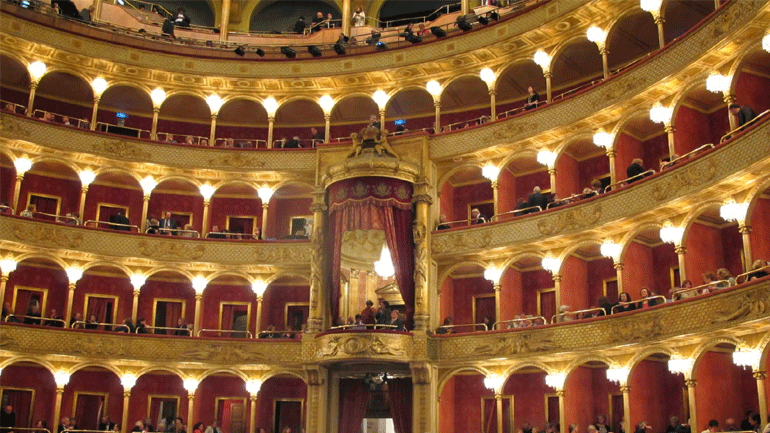 Πέθανε σε ηλικία 47 ετών η γενική διευθύντρια της Όπερας του Ρήνου