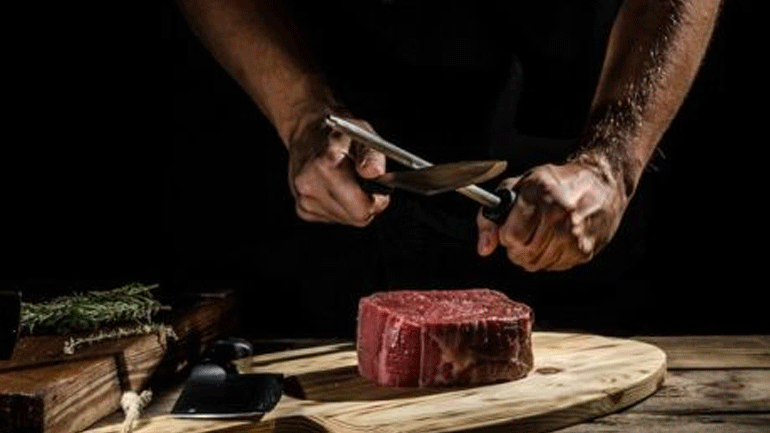 Μεγαλύτερος ο κίνδυνος πρόωρου θανάτου για όσους αυξάνουν την κατανάλωση κόκκινου κρέατος