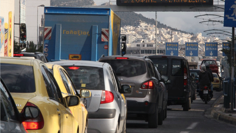 Παρατείνεται η άδεια οδήγησης για τους άνω των 74 ετών