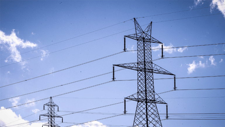 Χωρίς ρεύμα πολλές περιοχές του Βόλου