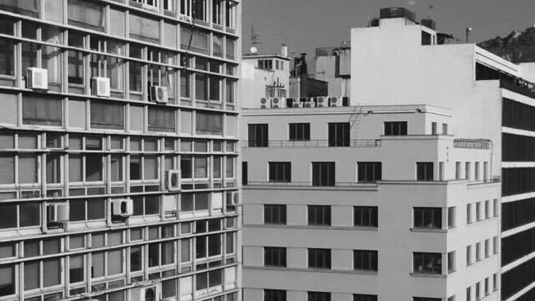 Κάτι από τη ματιά μιας εικοσάχρονης.