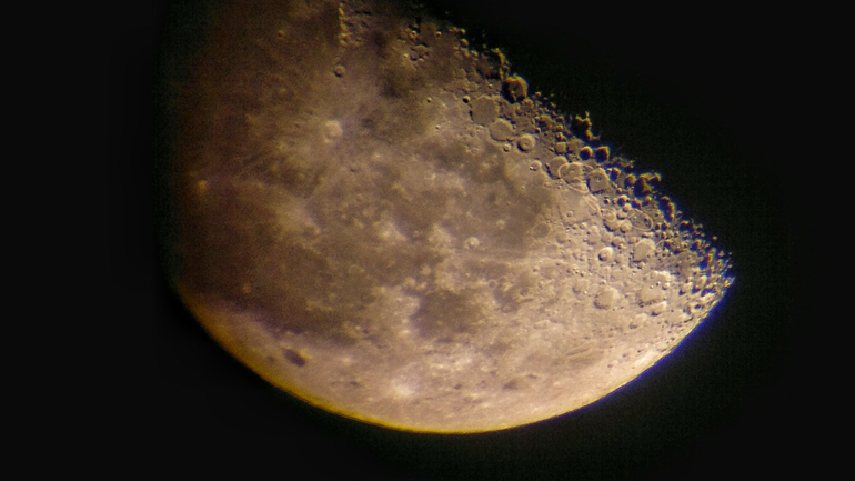 Μια Βολτα στο Φεγγαρι