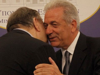 Αβραμόπουλος για Βενιζέλο: Προέχει το εθνικό συμφέρον Αβραμόπουλος για Βενιζέλο: Προέχει το εθνικό συμφέρον