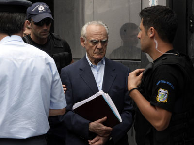 Δραματική έκκληση Άκη για αποφυλάκιση της Β. Σταμάτη Δραματική έκκληση Άκη για αποφυλάκιση της Β. Σταμάτη