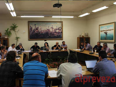 Καταγγελία: Μέλη της ΧΑ χρησιμοποιούν ακίνητο του Δήμου Πρέβεζας