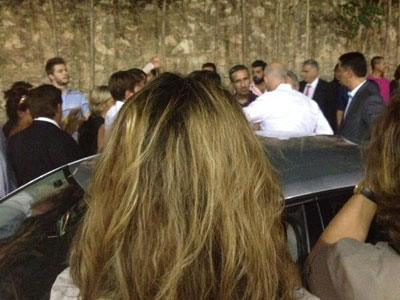 «Γύρνα πίσω πρόεδρε, είμαστε ορφανά»