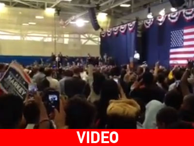 Διαδηλωτές υπέρ του Μάνινγκ διακόπτουν τον Ομπάμα