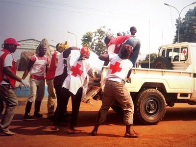 Ένοπλοι επιτέθηκαν σε φάλαγγα φορτηγών που μετέφερε μουσουλμάνους Ένοπλοι επιτέθηκαν σε φάλαγγα φορτηγών που μετέφερε μουσουλμάνους