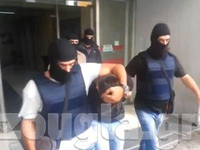 Υπόθεση Χ.Α.: Μετέφεραν στον Καζαντζόγλου δύο φωτοβολίδες