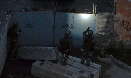 Στρατιωτική επιχείρηση Ρώσων στρατιωτών σε ουκρανική στρατιωτική βάση στη Συμφερόπολη