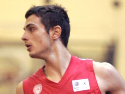 Παπαπέτρου: «Τιμή μου να αγωνίζομαι στον Ολυμπιακό»