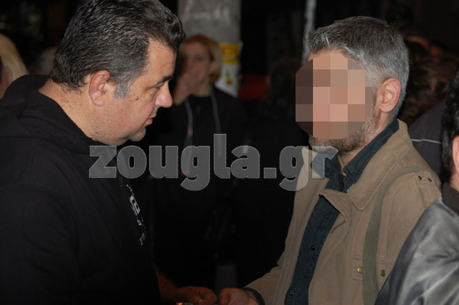 Αριστερά ο προφυλακισμένος για τη δολοφονία του Παύλου Φύσσα στο Κερατσίνι, Γιώργος Ρουπακιάς