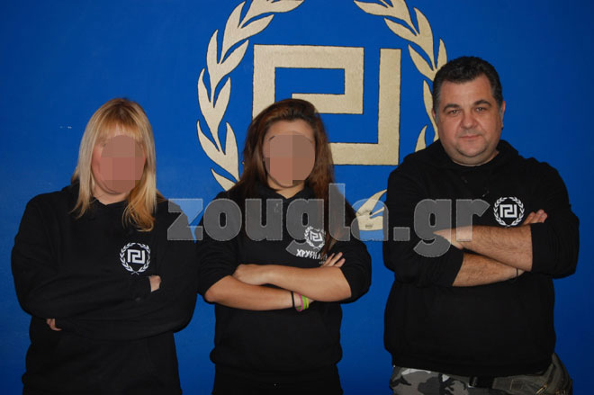 Δεξιά ο Γιώργος Ρουπακιάς