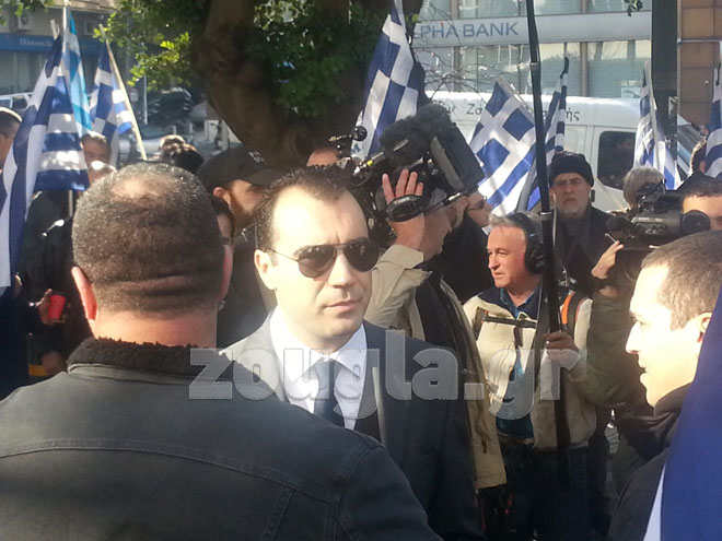 Ο Παναγιώτης Ηλιόπουλος έξω από το Εφετείο