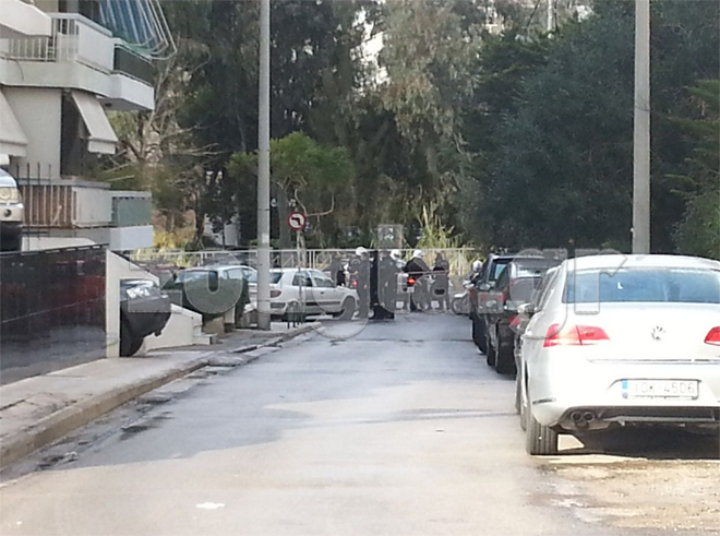 Μεγάλη κινητοποίηση της αστυνομίας στην περιοχή για τον εντοπισμό των δραστών