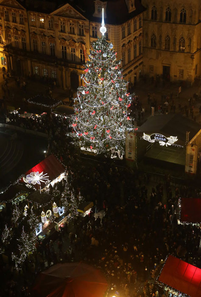 Πανοραμική εικόνα της πλατείας της Παλιάς Πόλης