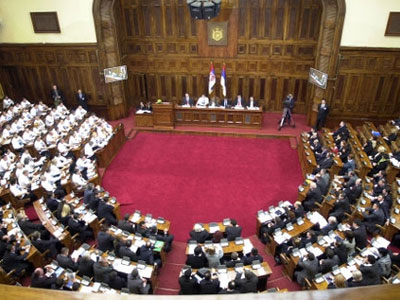 Δάνειο 1 δισ. δολ. πήρε η Σερβία από τα Εμιράτα