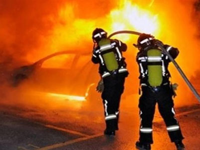 Φωτιά σε τρία οχήματα στα Χανιά