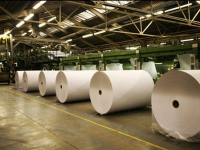 «Βουτιά» στη βιομηχανική παραγωγή