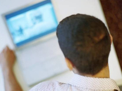 «Επιδημία» πορνογραφίας στο διαδίκτυο