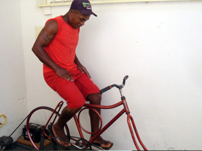 Κάνουν ποδήλατο και μειώνουν τις ποινές τους