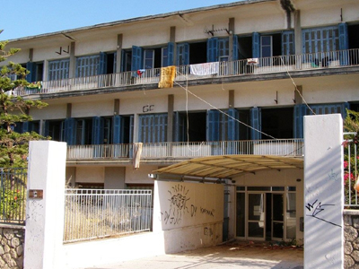 Κατεδαφίζουν το παλιό νοσοκομείο Χανίων