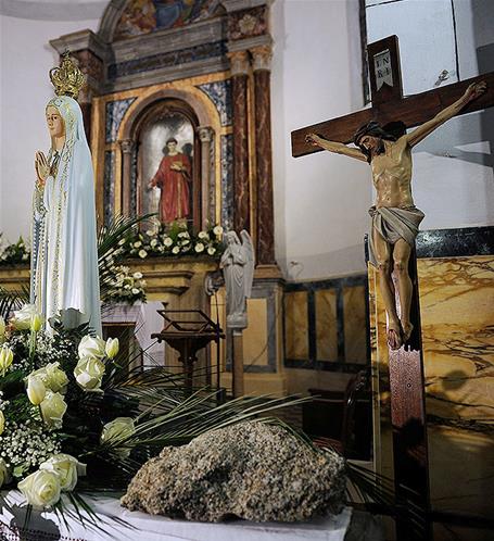 Κομμάτι του βράχου που αποκολλήθηκε λόγω της πρόσκρουσης