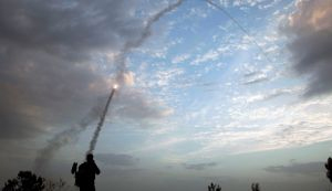 Αμυντικός πύραυλος Iron Dome είχε εκτοξευθεί από το Tel Aviv για να αποτρέψει ρουκέτα που είχε εκτοξευθεί από την Γάζα στις 17/11/2012