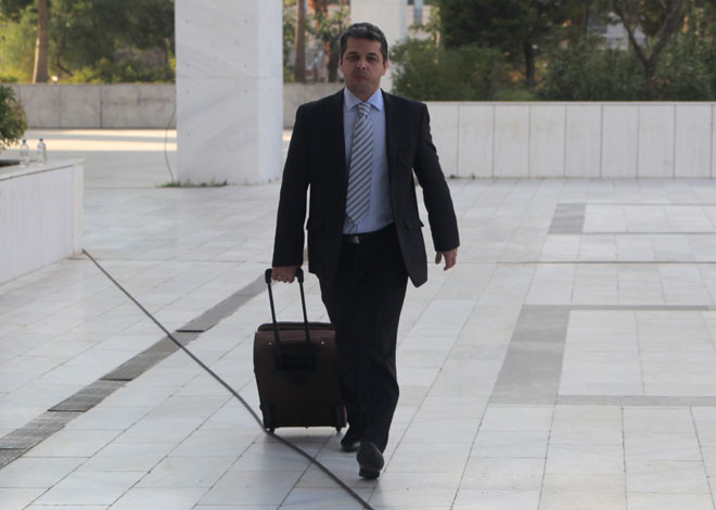 Με τη βαλίτσα έφτασε στο Εφετείο ο Στ. Μπούκουρας