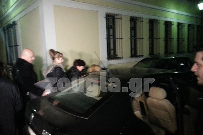 Η σύζυγος του Γ. Γιακουμάτου μεταφέρεται στη ΓΑΔΑ