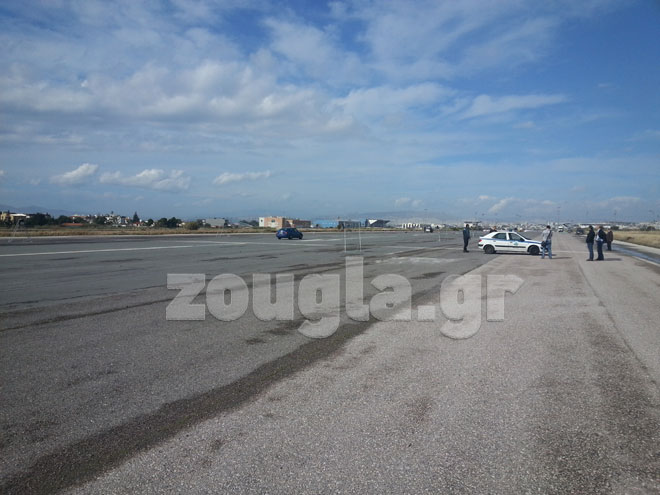 Οι αστυνομικοί έχουν αποκλείσει τον χώρο μέχρι να ολοκληρωθεί η πραγματογνωμοσύνη